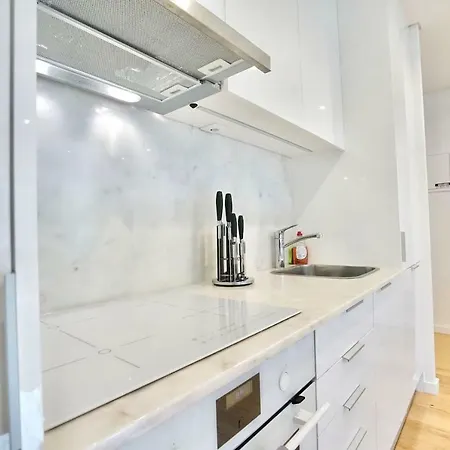 Апартаменты Stunning Graca Riverview Flat *