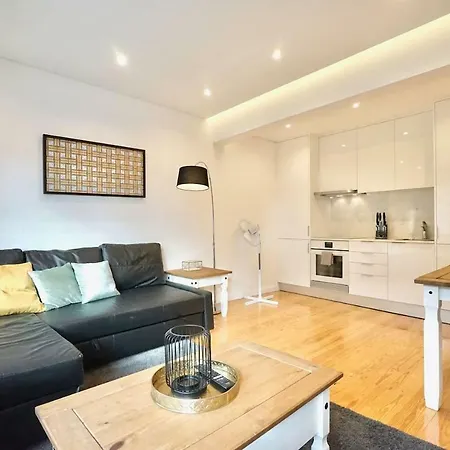 Апартаменты Stunning Graca Riverview Flat Лиссабон
